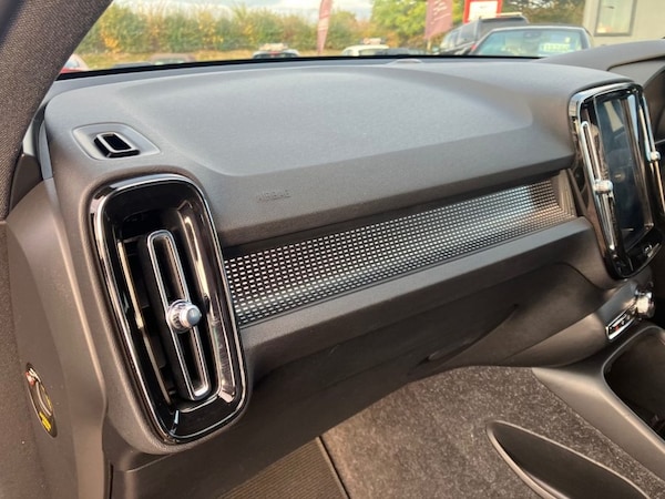 Used Volvo XC40 2019 for sale - 76267310: Photo 17