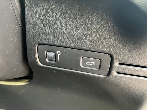 Used Volvo XC40 2019 for sale - 76267310: Photo 37