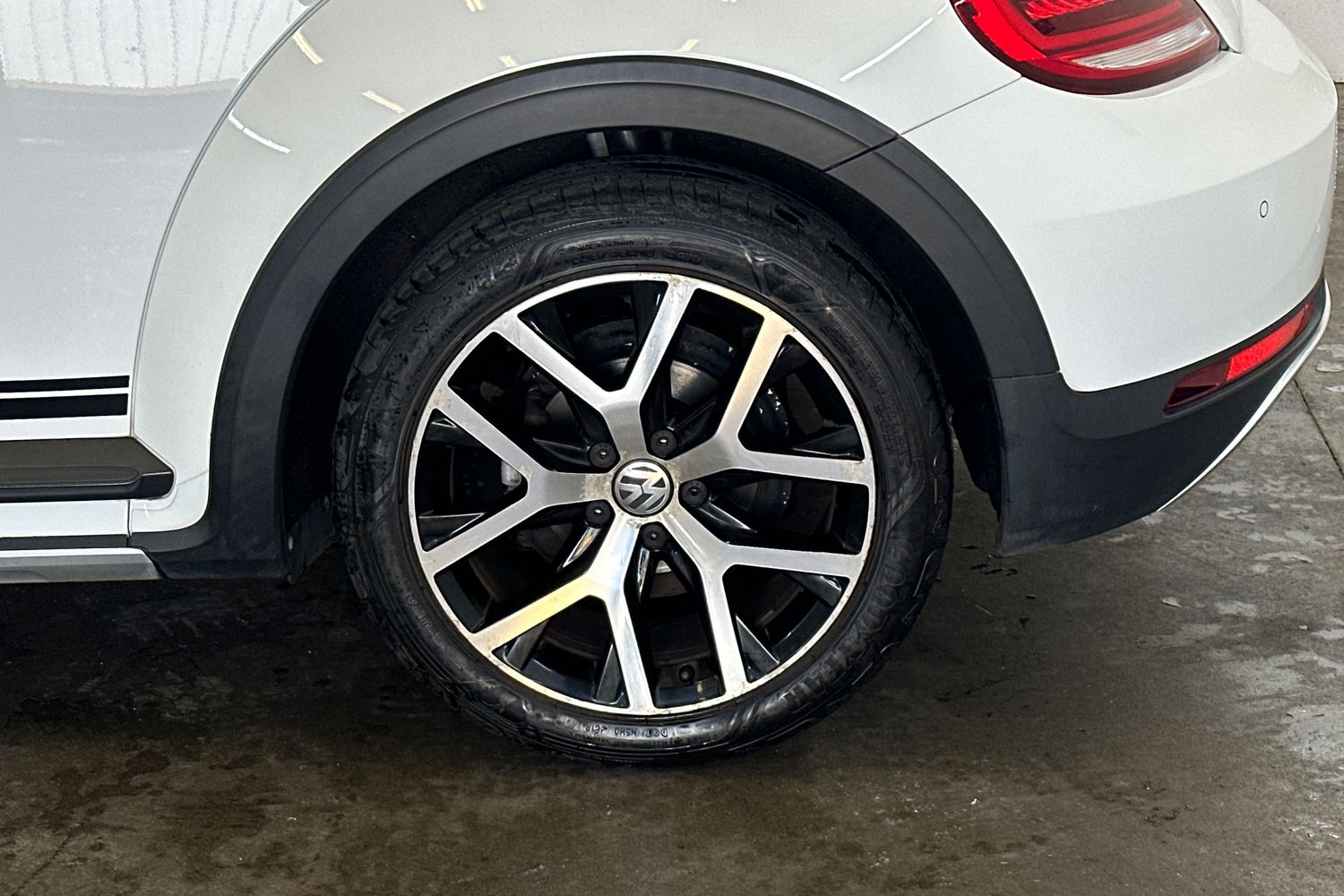 Used Volkswagen Beetle 2017 for sale - 77760430: Photo 11