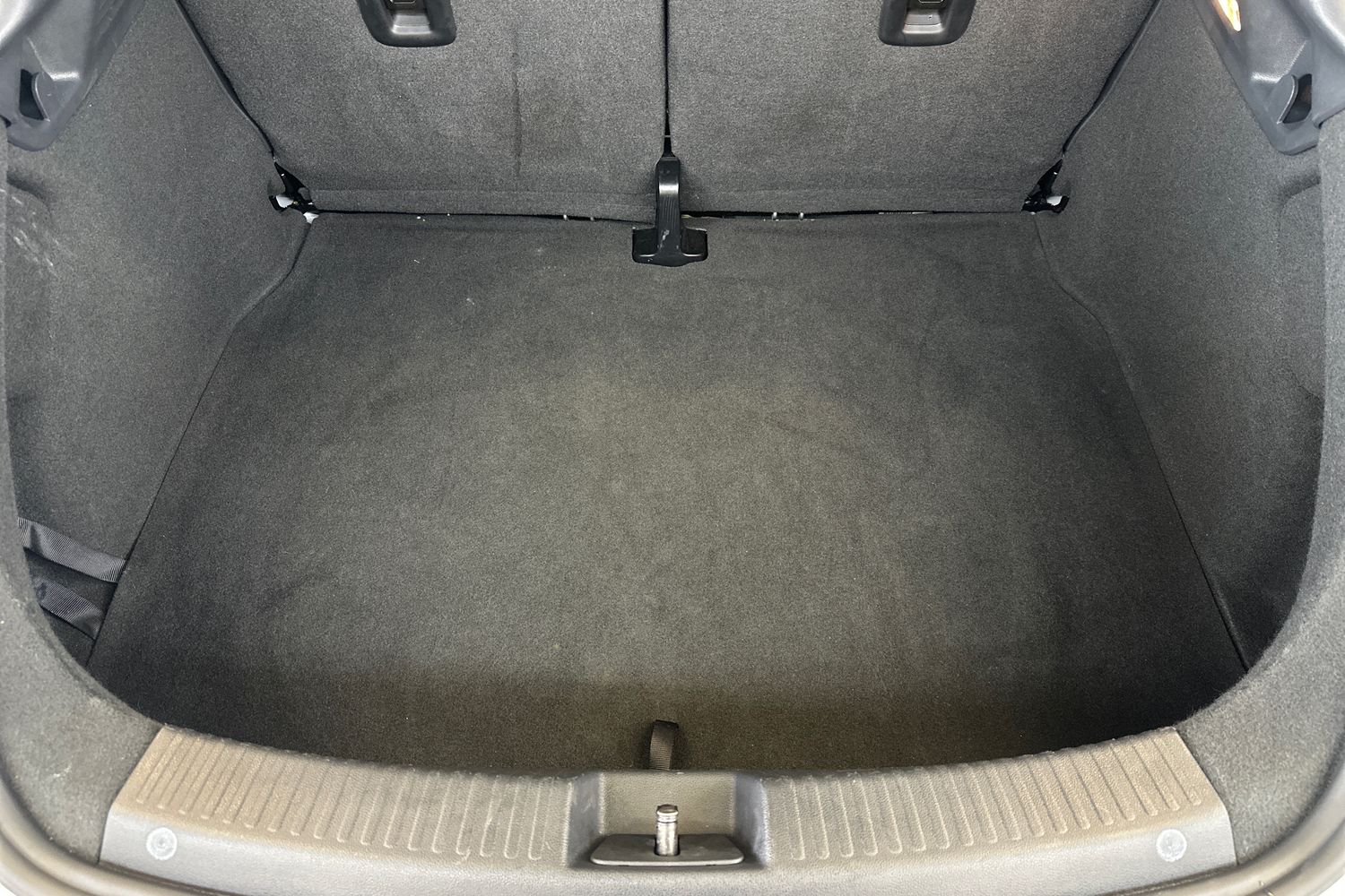 Used Volkswagen Beetle 2017 for sale - 77760430: Photo 18