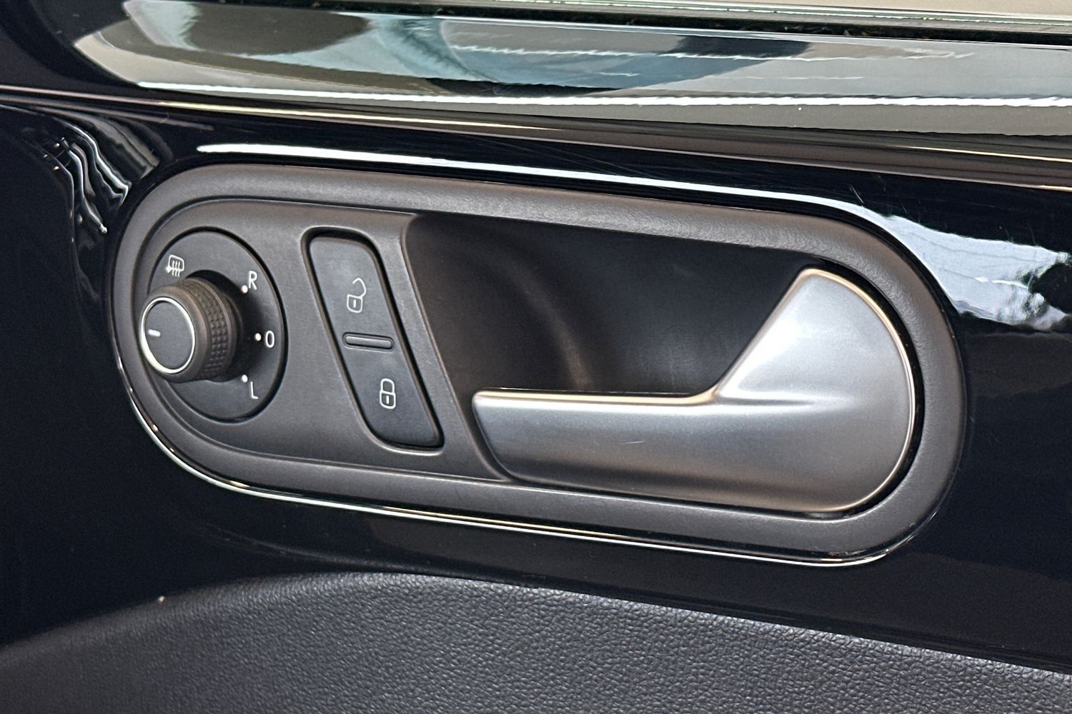 Used Volkswagen Beetle 2017 for sale - 77760430: Photo 23