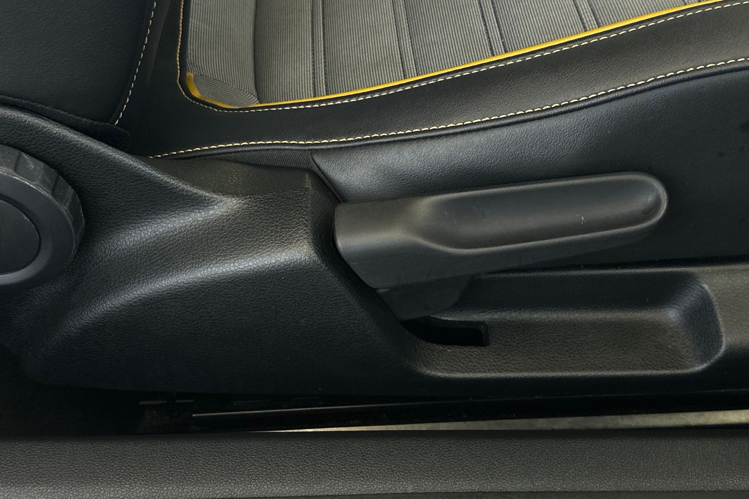 Used Volkswagen Beetle 2017 for sale - 77760430: Photo 24