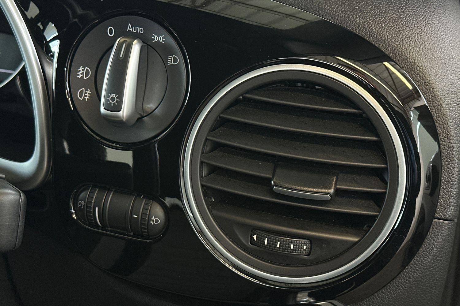 Used Volkswagen Beetle 2017 for sale - 77760430: Photo 25