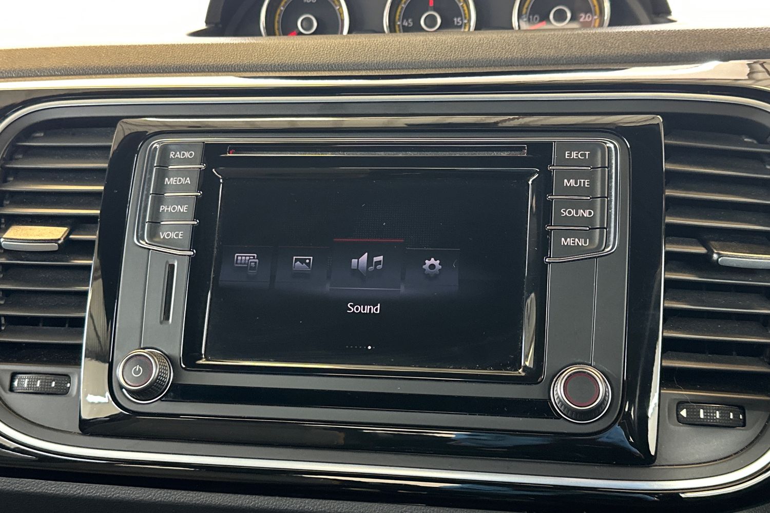 Used Volkswagen Beetle 2017 for sale - 77760430: Photo 32