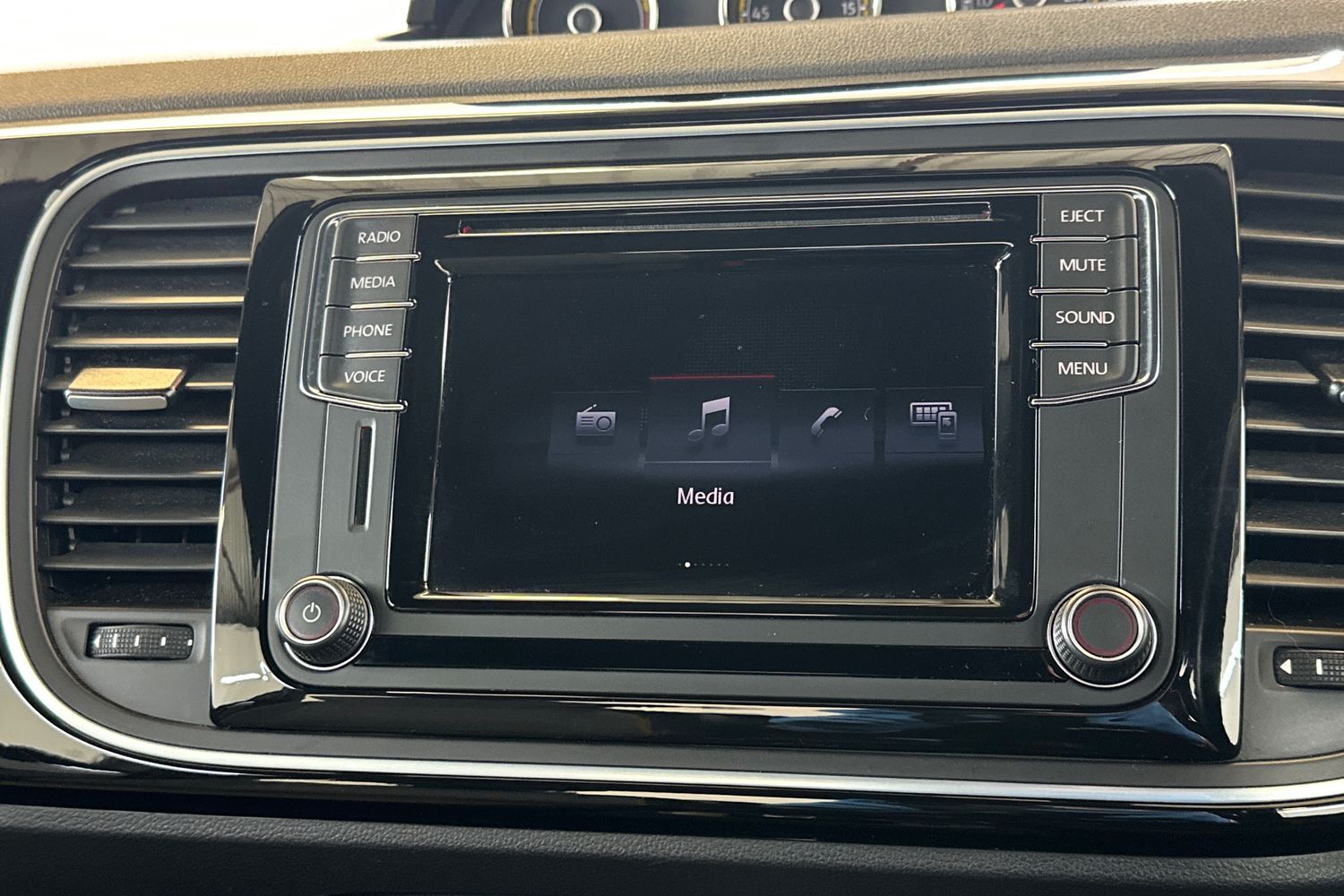 Used Volkswagen Beetle 2017 for sale - 77760430: Photo 33