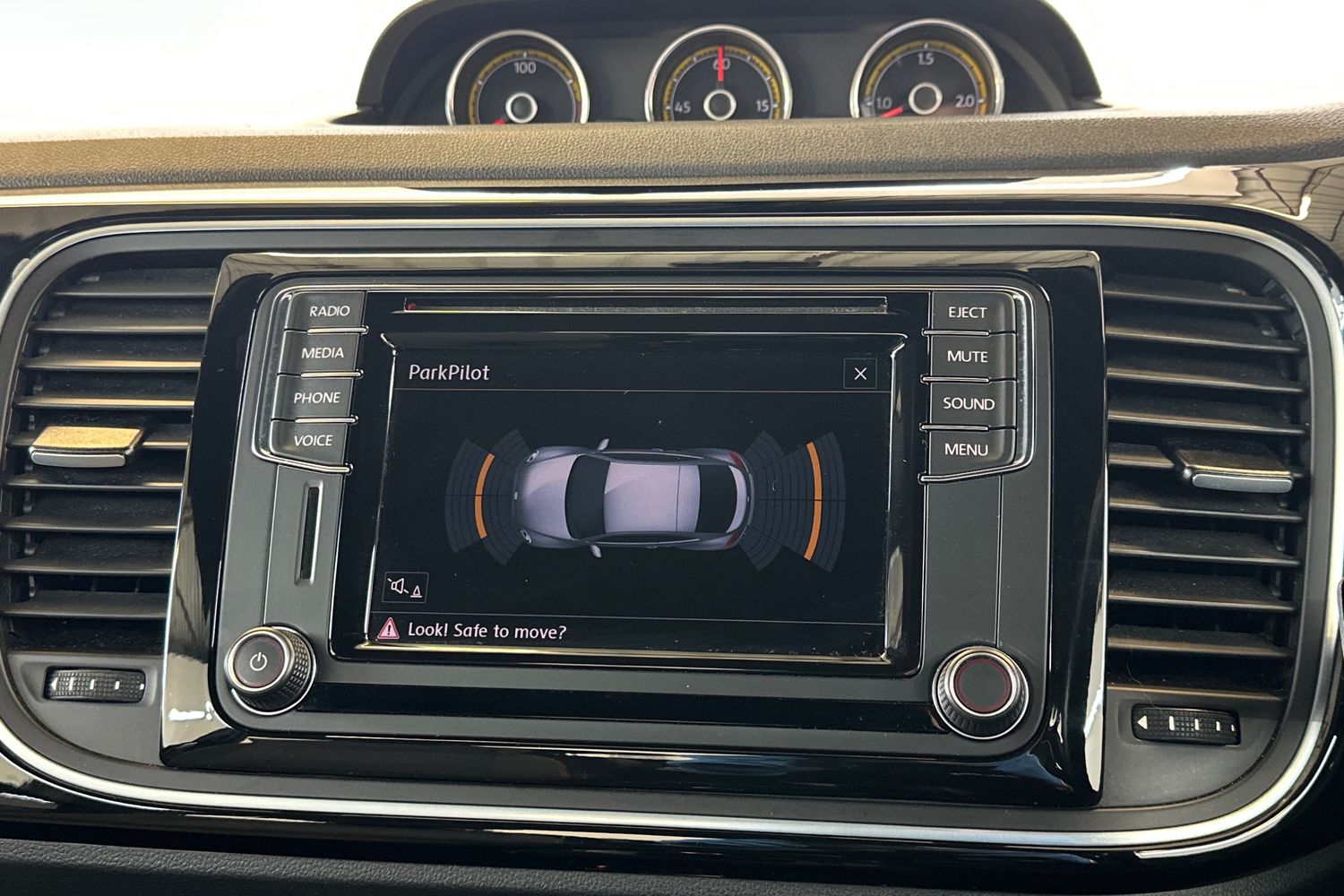 Used Volkswagen Beetle 2017 for sale - 77760430: Photo 34