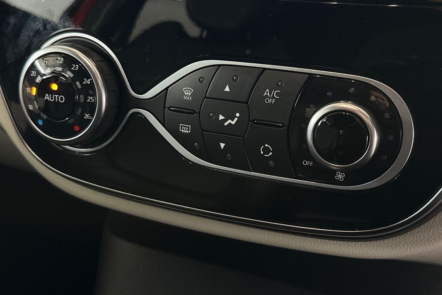 Used Renault Captur 2019 for sale - 76174300: Photo 31