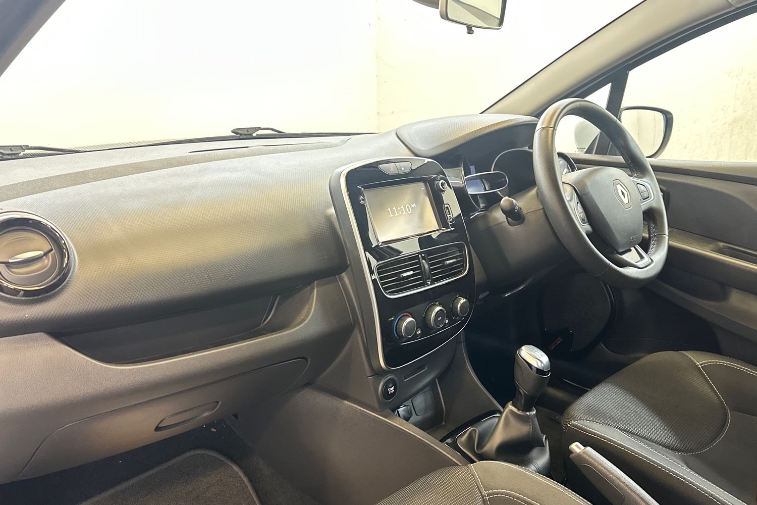 Used Renault Clio 2018 for sale - 76950948: Photo 13