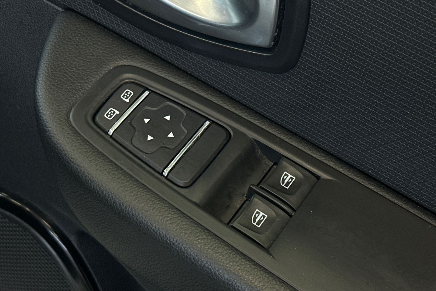 Used Renault Clio 2018 for sale - 76950948: Photo 17