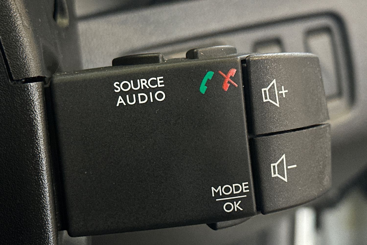 Used Renault Clio 2018 for sale - 76950948: Photo 23