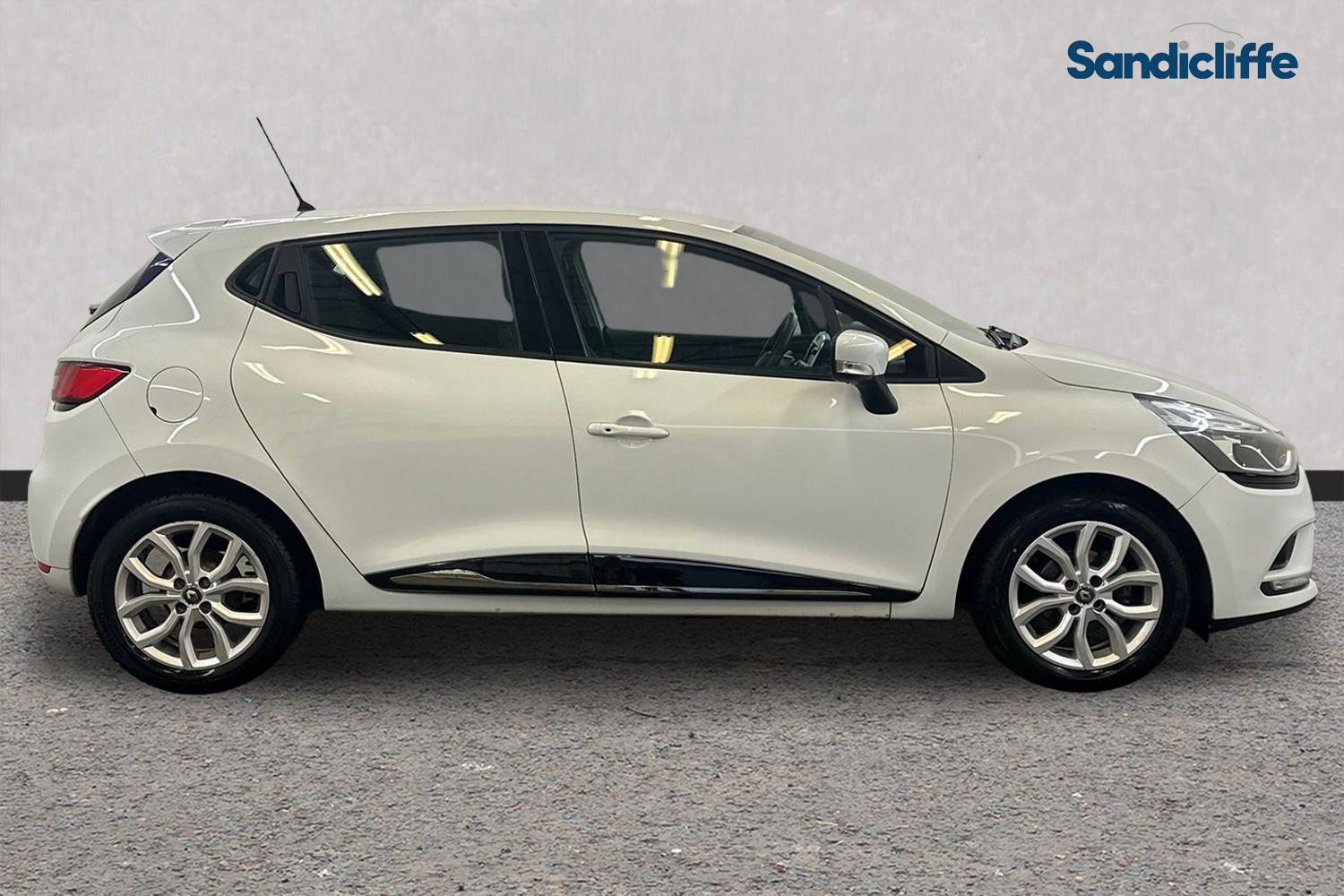 Used Renault Clio 2018 for sale - 76950948: Photo 3