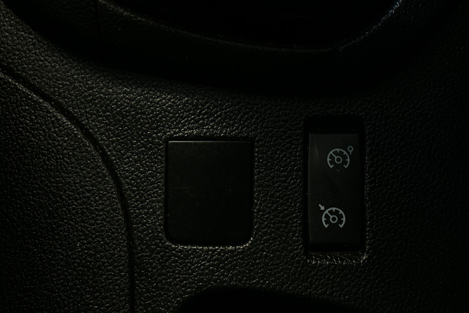 Used Renault Clio 2018 for sale - 76950948: Photo 32