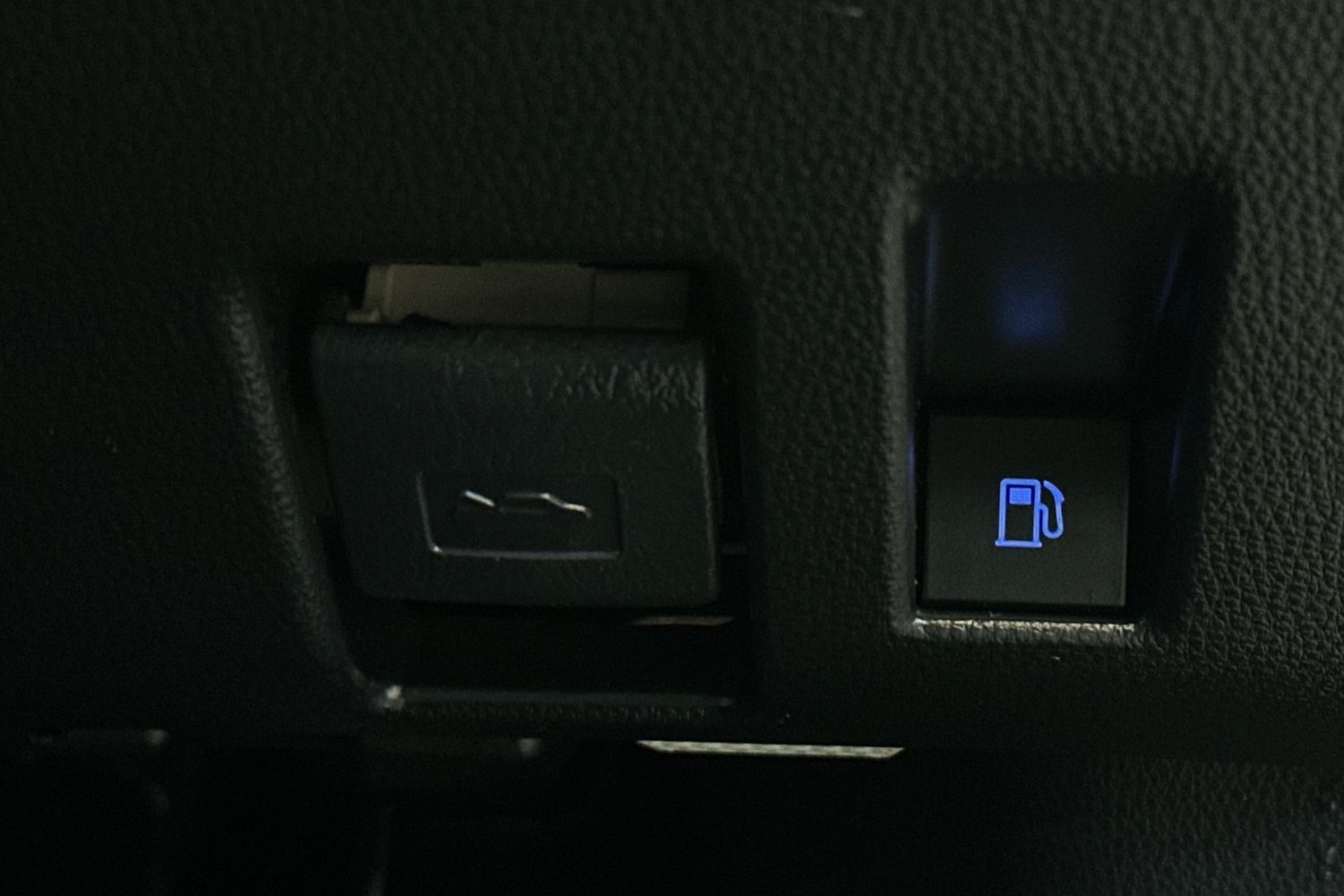 Used Toyota RAV4 2020 for sale - 77716009: Photo 30