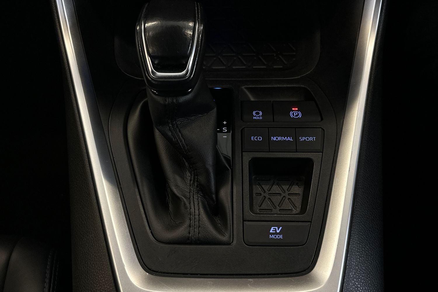 Used Toyota RAV4 2020 for sale - 77716009: Photo 43