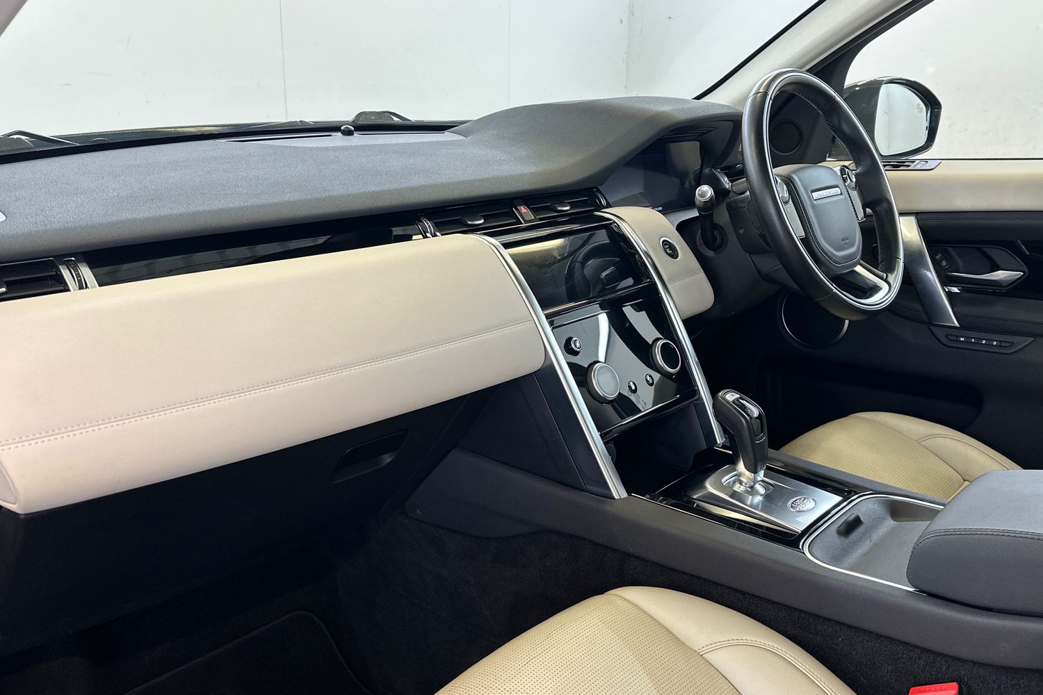Used Land Rover Discovery Sport 2019 for sale - 77880906: Photo 14