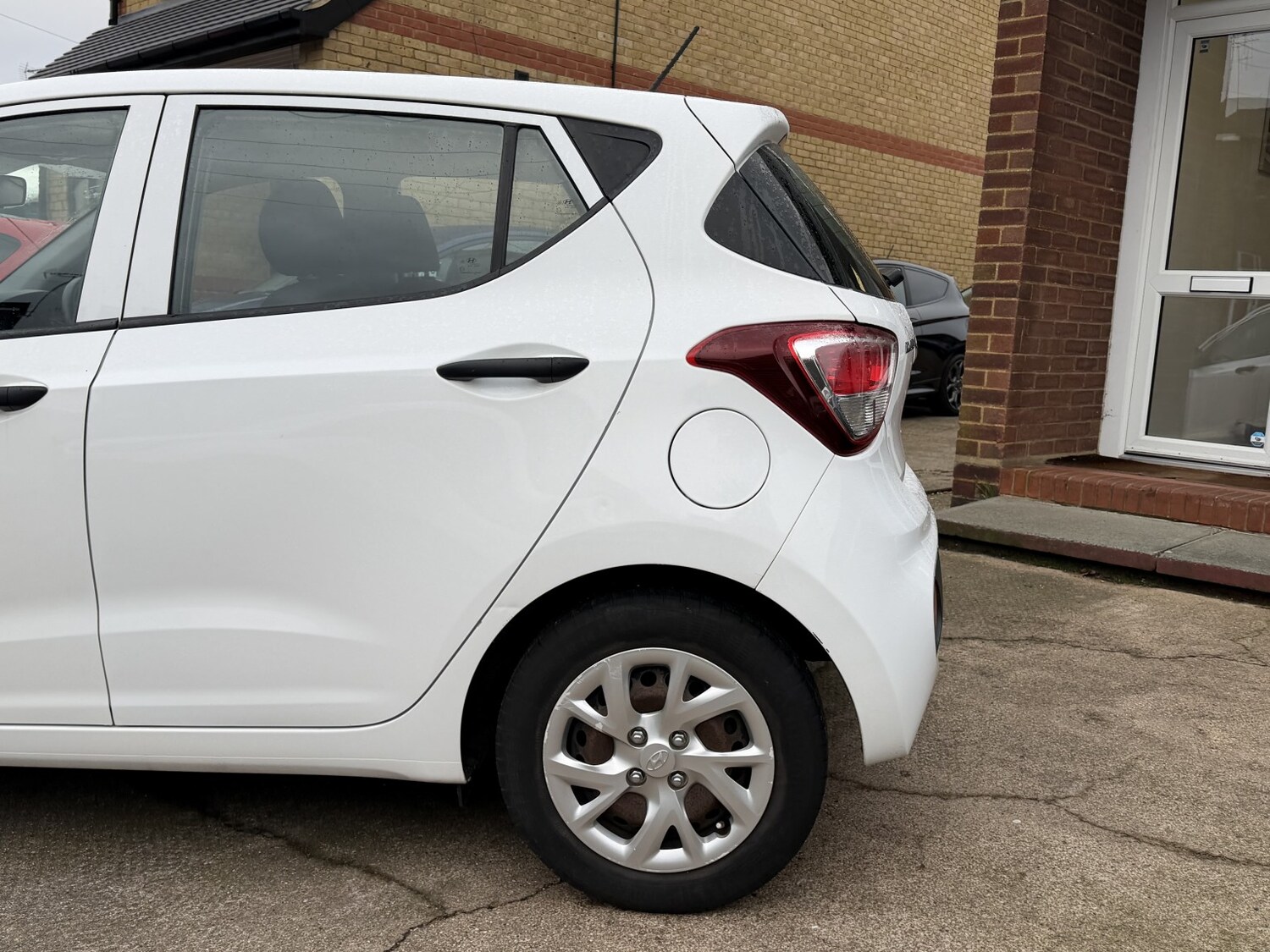 Used Hyundai i10 2017 for sale - 77807093: Photo 8
