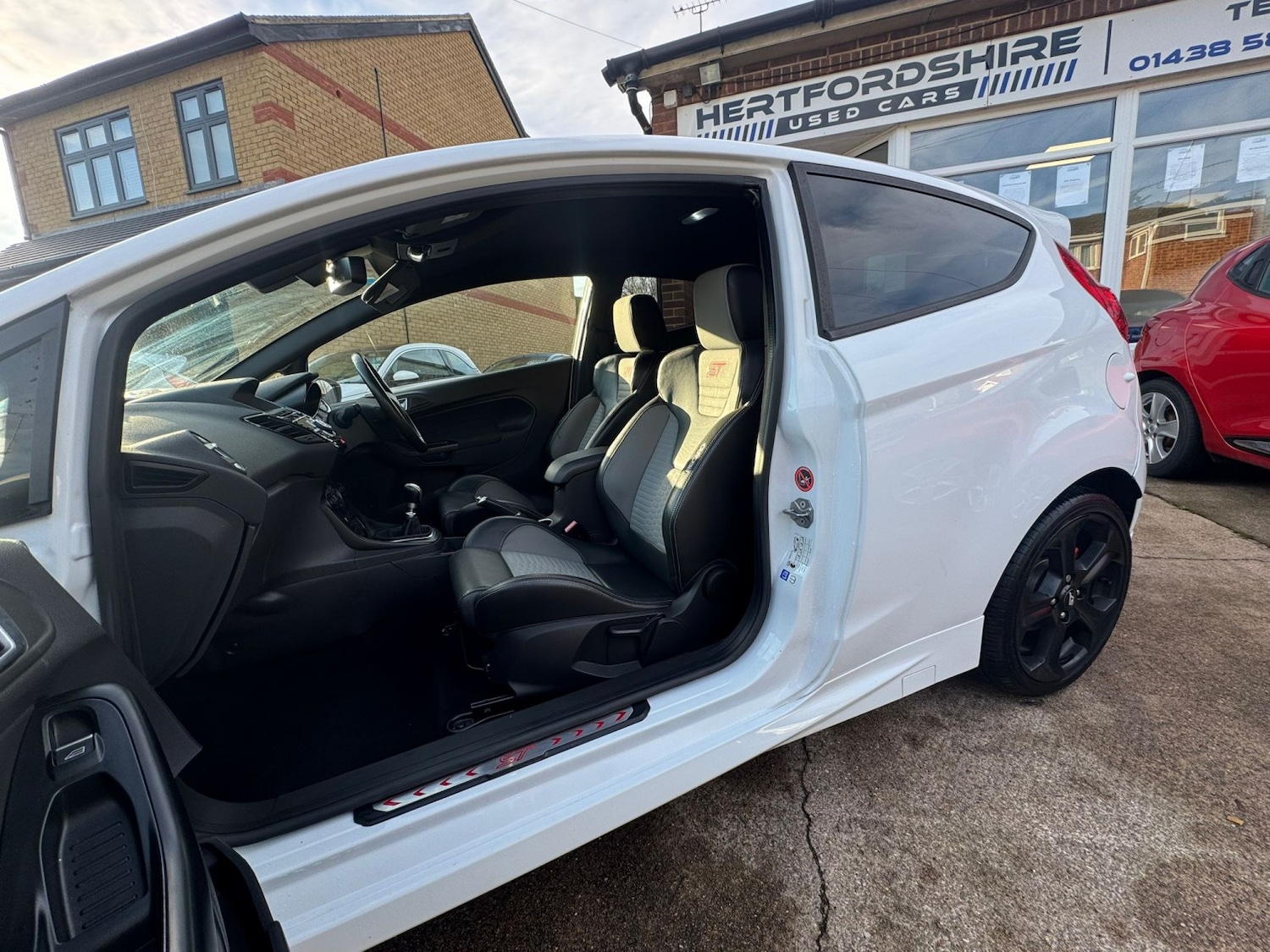 Used Ford Fiesta 2015 for sale - 77319860: Photo 18