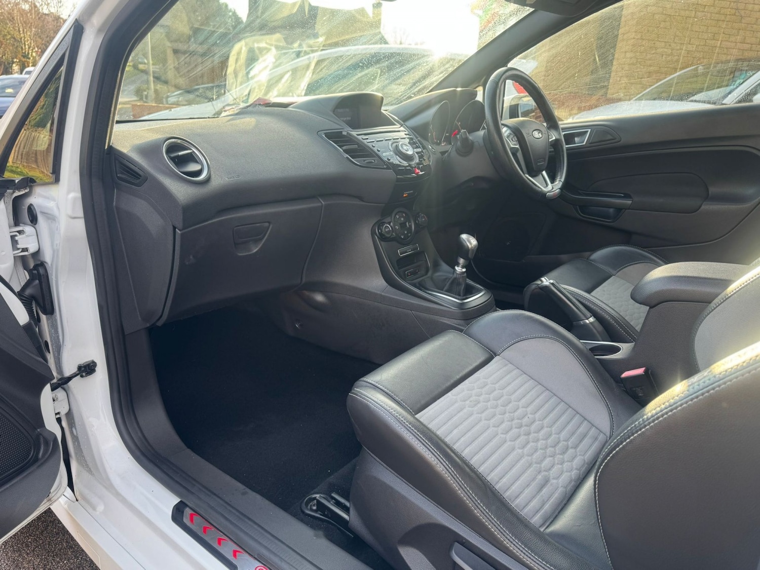 Used Ford Fiesta 2015 for sale - 77319860: Photo 23