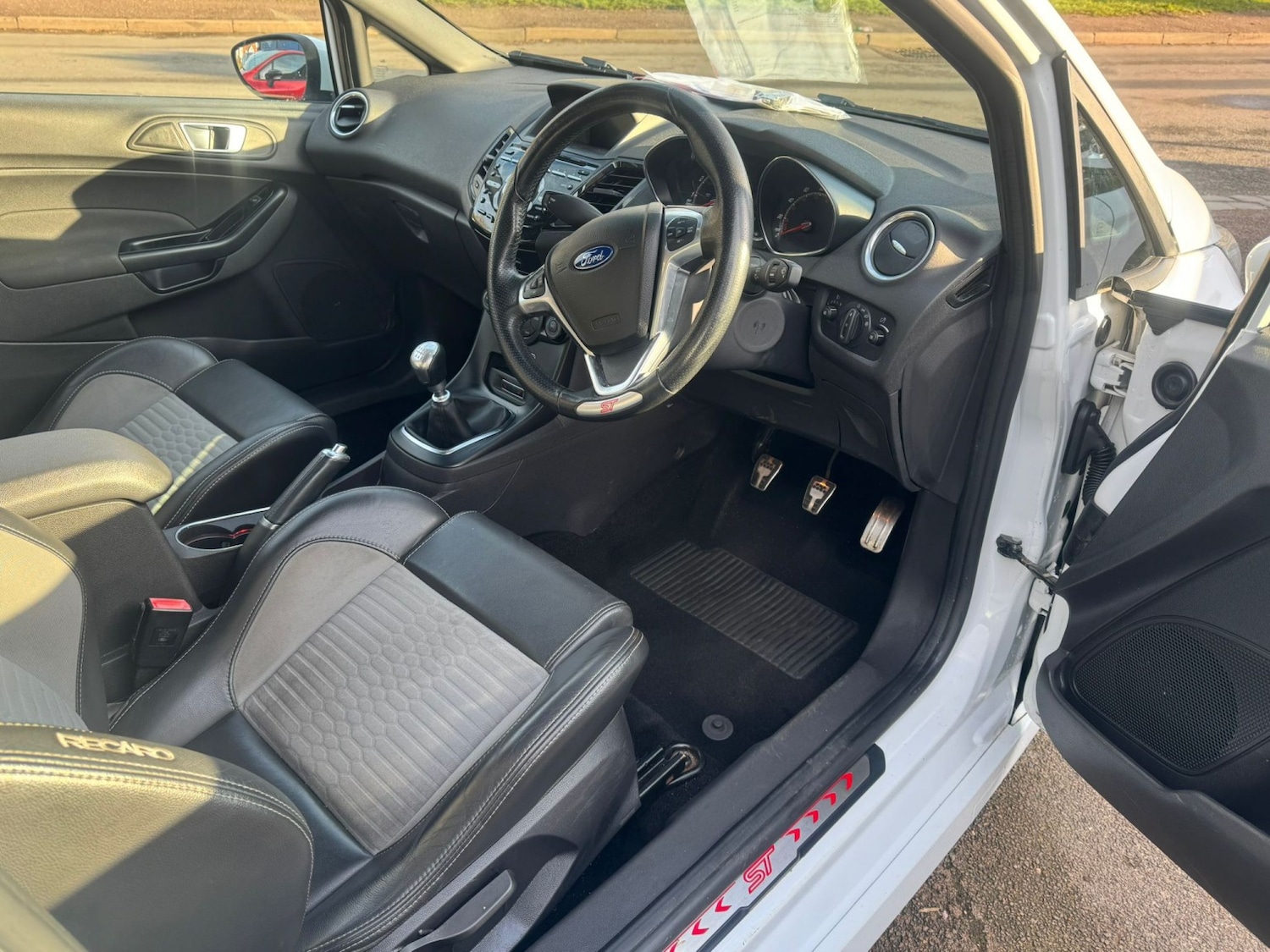 Used Ford Fiesta 2015 for sale - 77319860: Photo 27