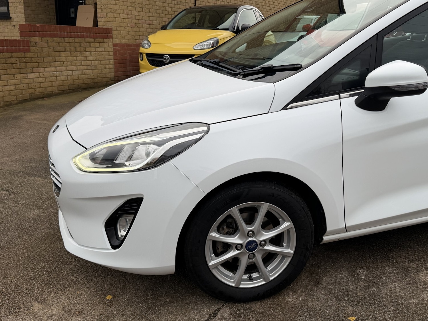 Used Ford Fiesta 2017 for sale - 76884910: Photo 3