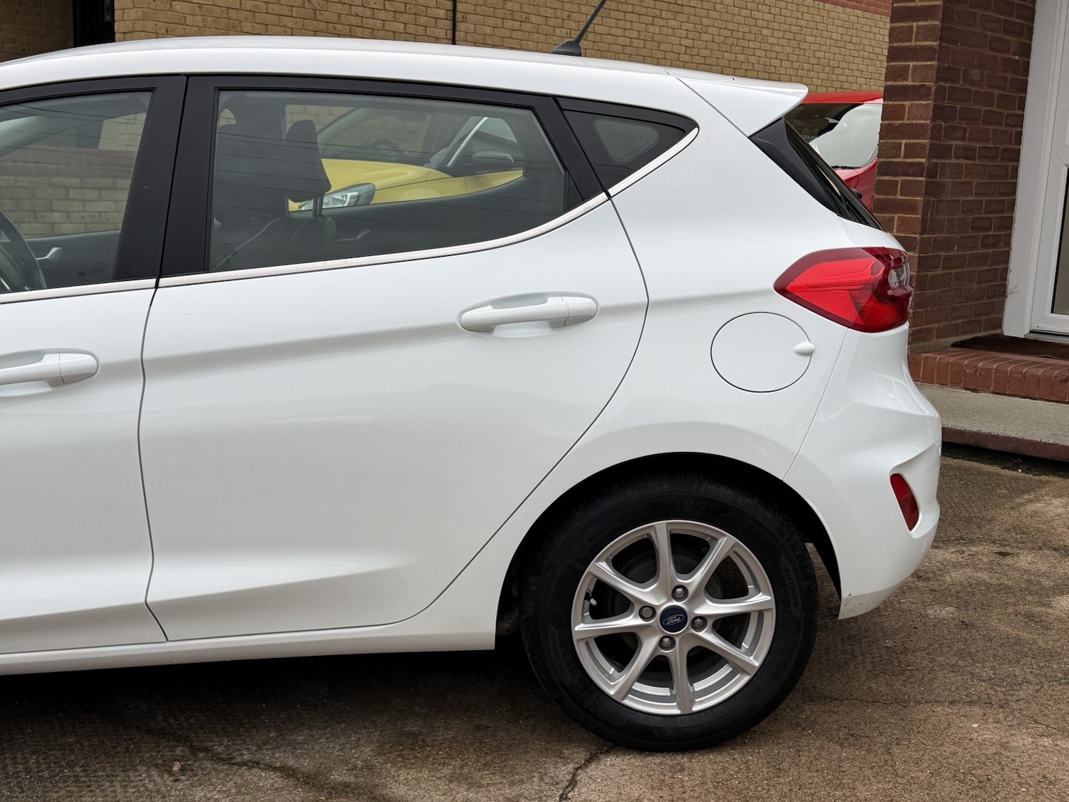 Used Ford Fiesta 2017 for sale - 76884910: Photo 9