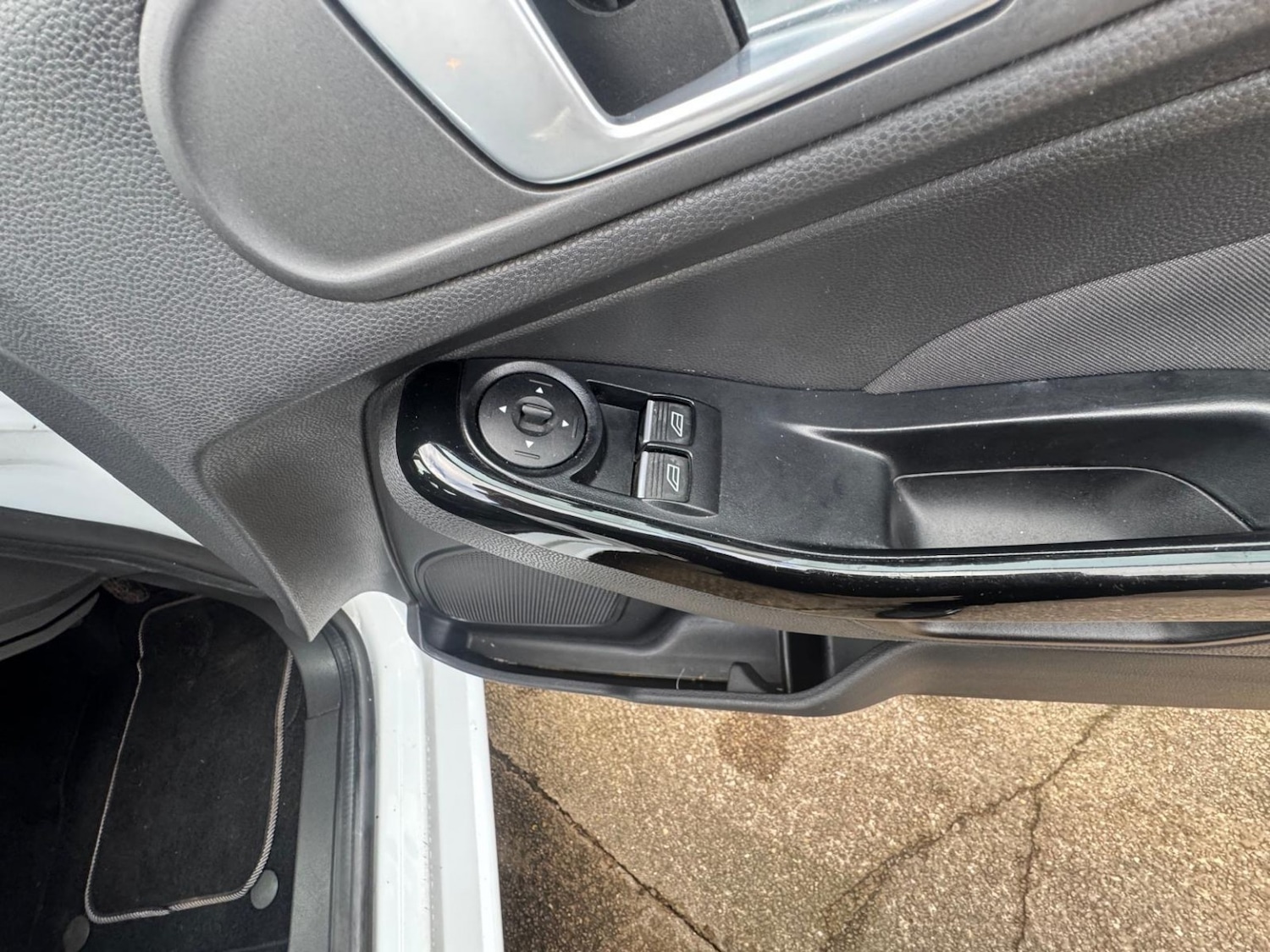 Used Ford Fiesta 2015 for sale - 77277300: Photo 32