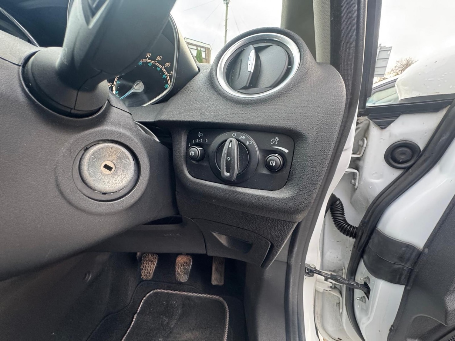 Used Ford Fiesta 2015 for sale - 77277300: Photo 33