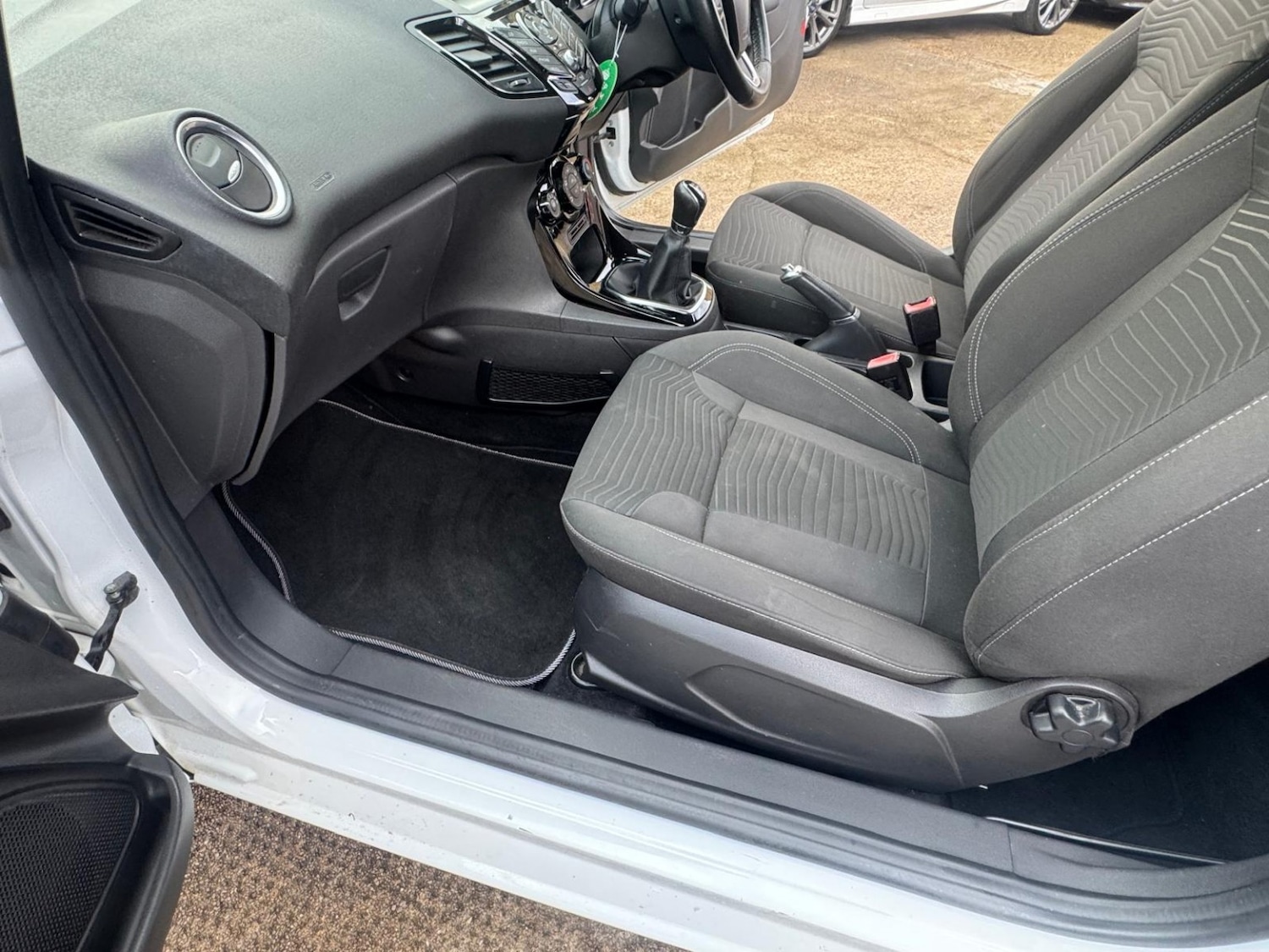 Used Ford Fiesta 2015 for sale - 77277300: Photo 36