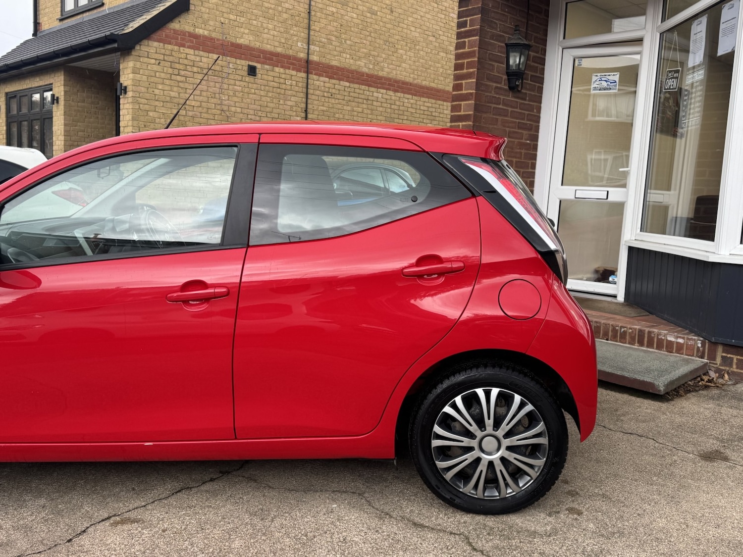 Used Toyota AYGO 2018 for sale - 76618680: Photo 10
