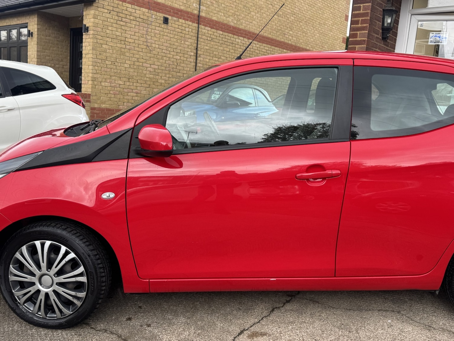 Used Toyota AYGO 2018 for sale - 76618680: Photo 11