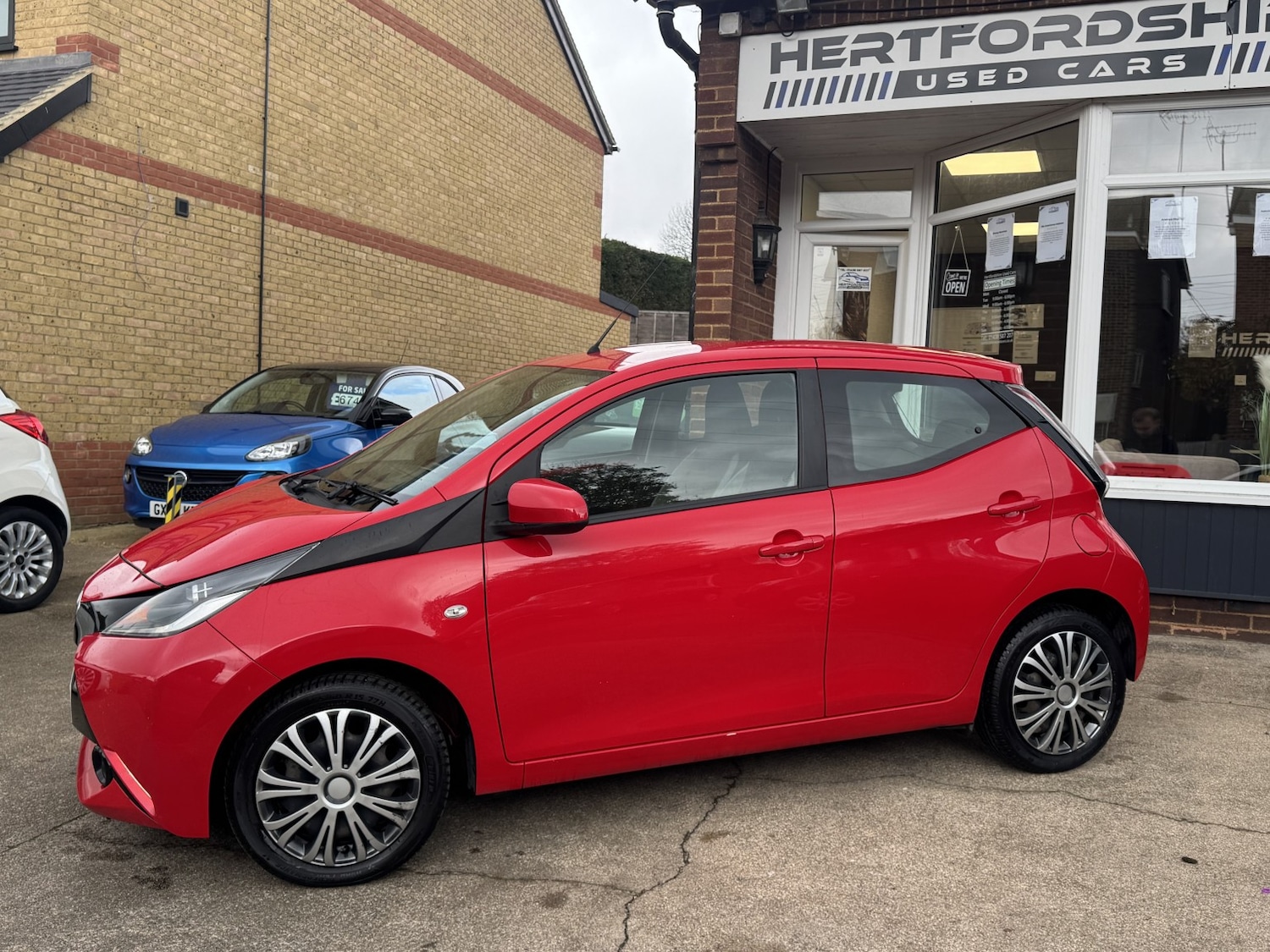 Used Toyota AYGO 2018 for sale - 76618680: Photo 12