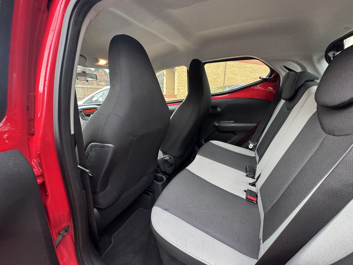 Used Toyota AYGO 2018 for sale - 76618680: Photo 32