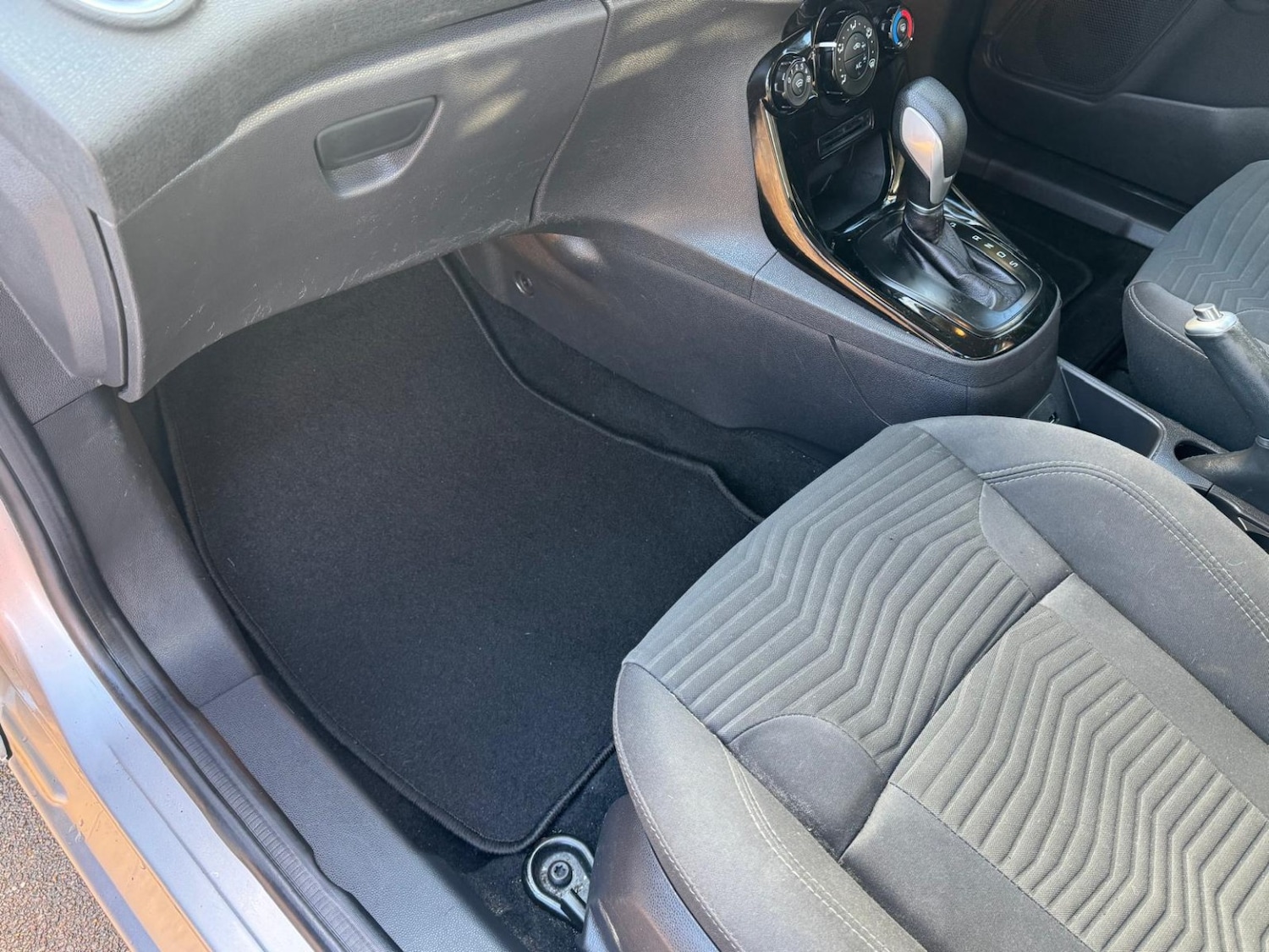 Used Ford Fiesta 2015 for sale - 77277361: Photo 24