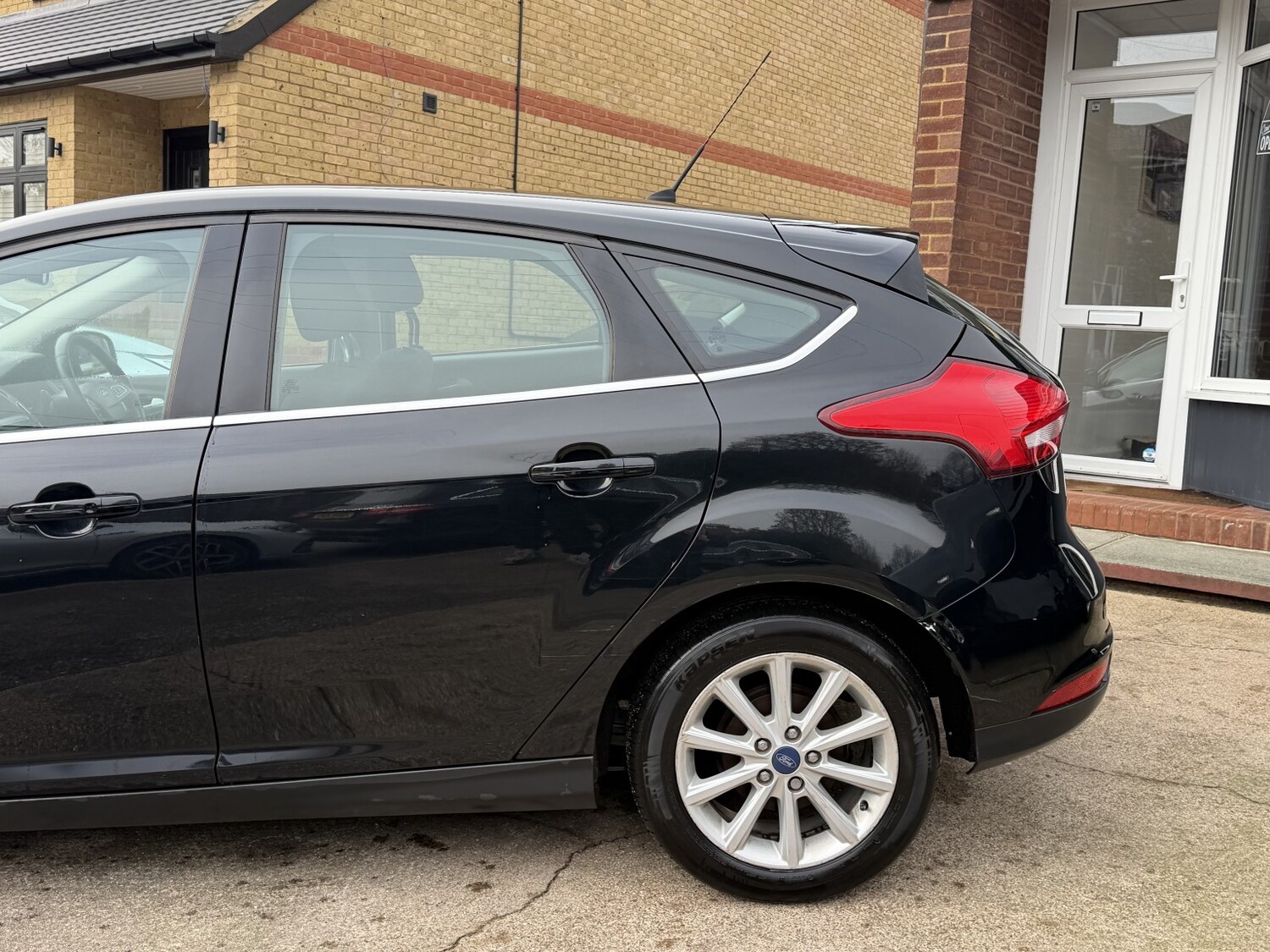 Used Ford Focus 2017 for sale - 77508409: Photo 9