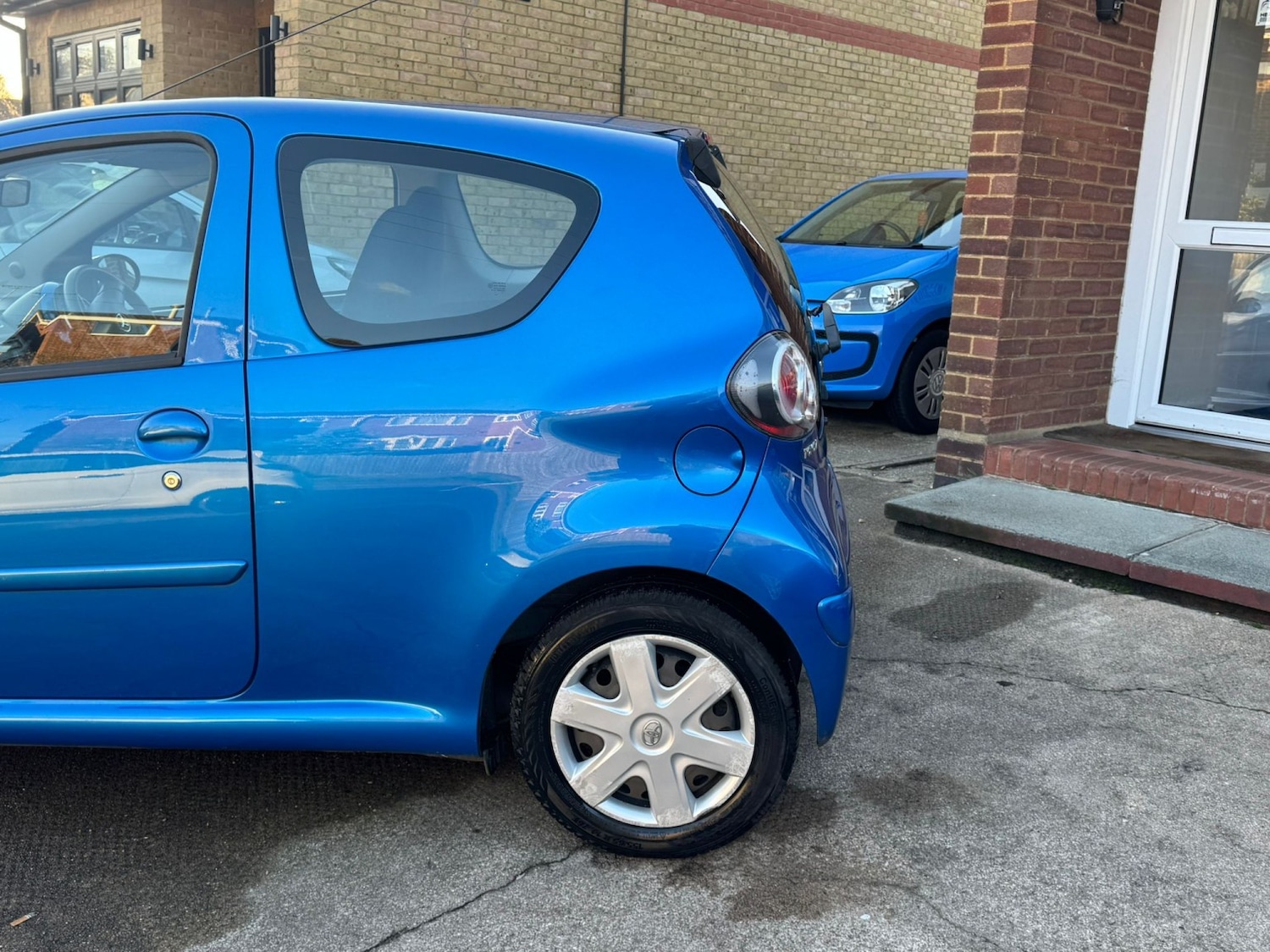 Used Toyota AYGO 2009 for sale - 76799246: Photo 11