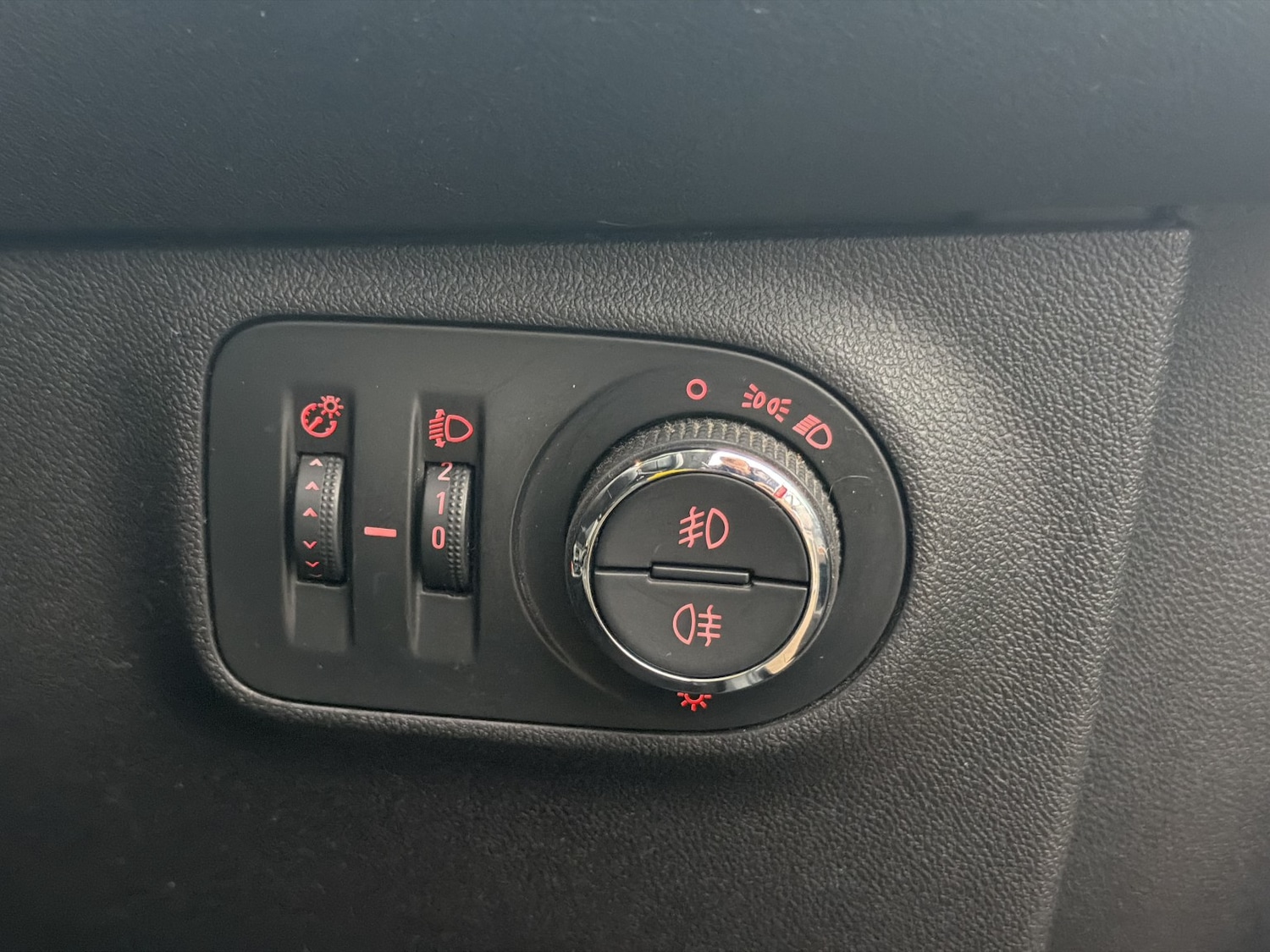 Used Vauxhall Corsa 2015 for sale - 76982753: Photo 26