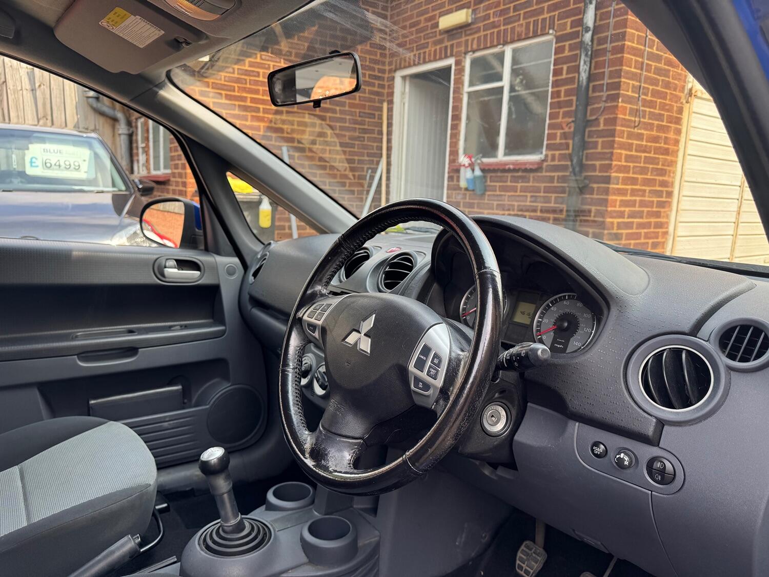 Used Mitsubishi Colt 2011 for sale - 76030706: Photo 15
