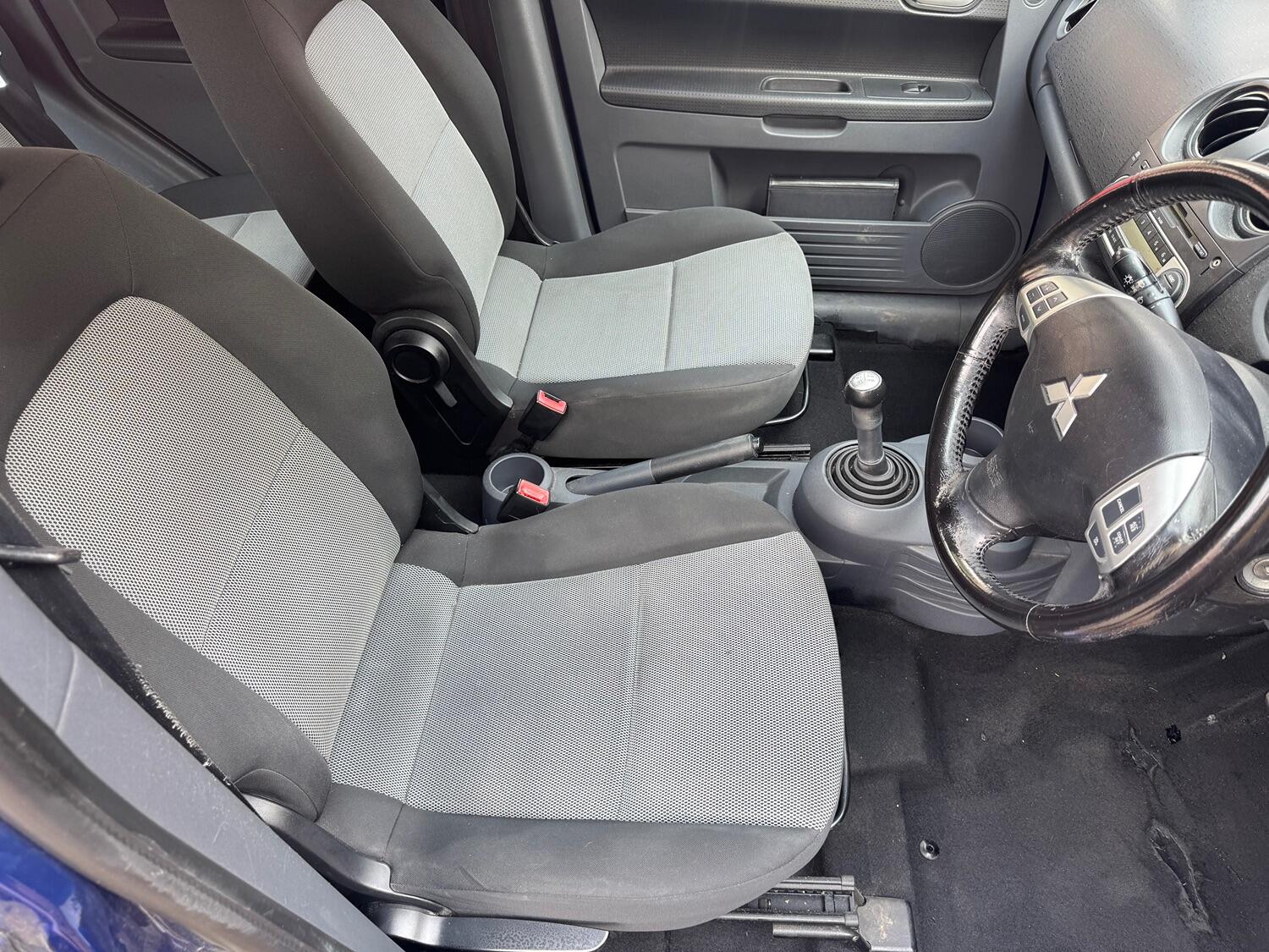 Used Mitsubishi Colt 2011 for sale - 76030706: Photo 17