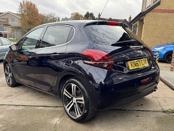 Used Peugeot 208 2017 for sale - 76618731: Photo