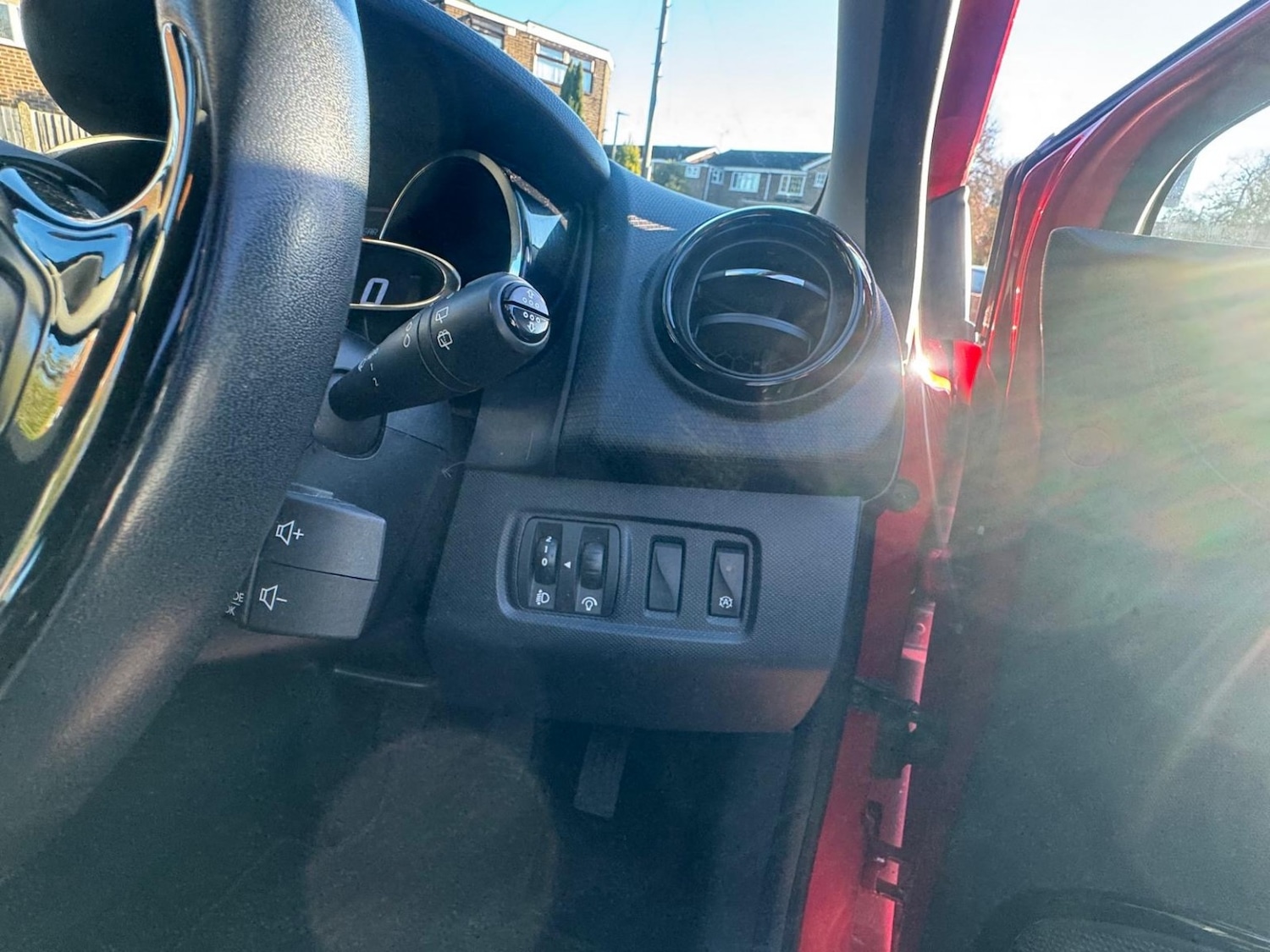 Used Renault Clio 2014 for sale - 77140631: Photo 33