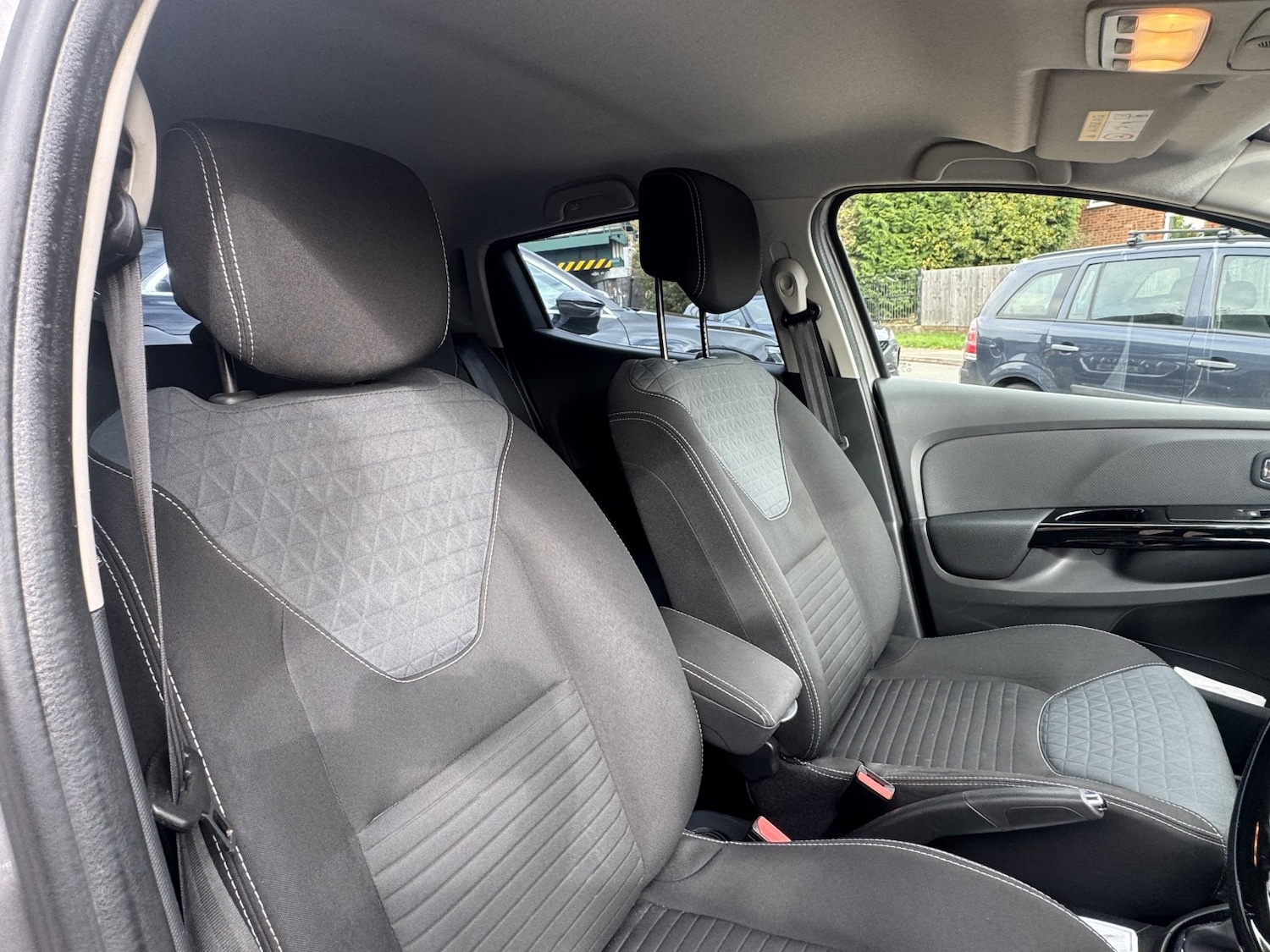 Used Renault Clio 2014 for sale - 76430948: Photo 16