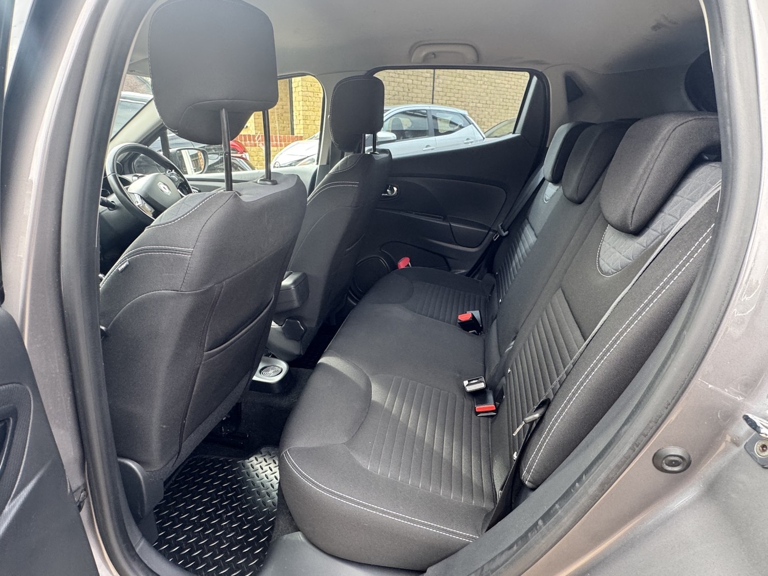 Used Renault Clio 2014 for sale - 76430948: Photo 21