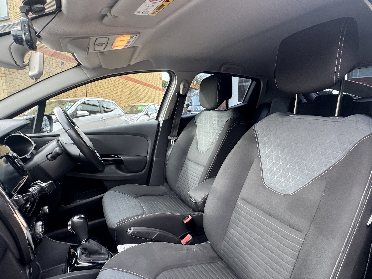 Used Renault Clio 2014 for sale - 76430948: Photo 24