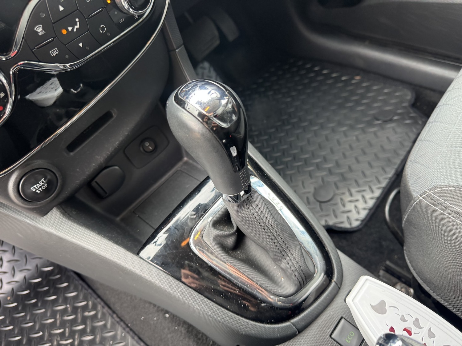 Used Renault Clio 2014 for sale - 76430948: Photo 26