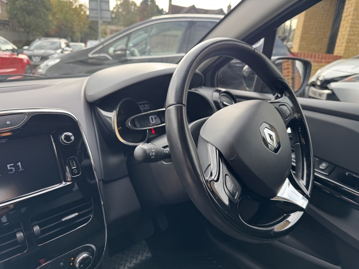 Used Renault Clio 2014 for sale - 76430948: Photo 27