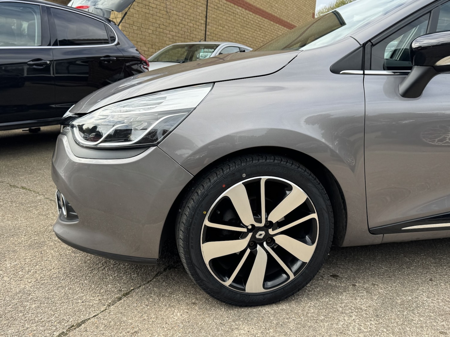 Used Renault Clio 2014 for sale - 76430948: Photo 6