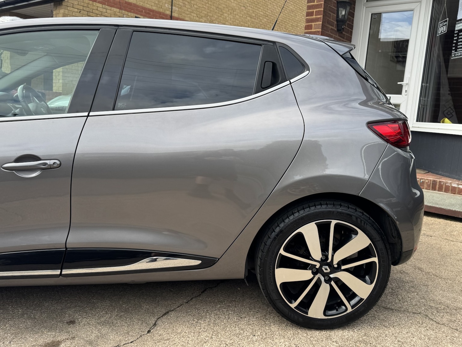 Used Renault Clio 2014 for sale - 76430948: Photo 7