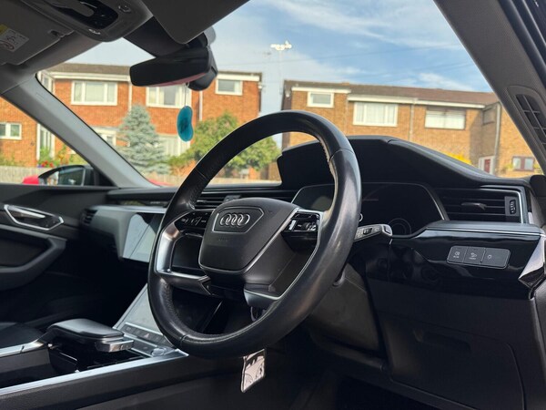 Used Audi e-tron 2020 for sale - 75475489: Photo 13