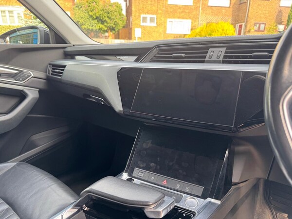 Used Audi e-tron 2020 for sale - 75475489: Photo 15