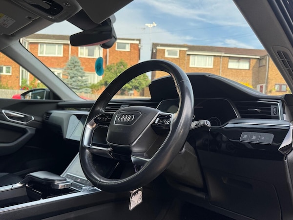 Used Audi e-tron 2020 for sale - 75475489: Photo 26